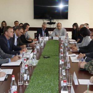 Գեղարքունիքի մարզպետը ԵՄ տեխնիկական գնահատման առաքելության անդամներին ներկայացրել է ադրբեջանական ագրեսիայի հետեւանքները