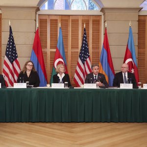 ԱՄՆ-ը վճռականորեն պաշտպանում է Հայաստանի և Ադրբեջանի ինքնիշխանությունն ու տարածքային ամբողջականությունը. Բլինքենը՝ Միրզոյանի և Բայրամովի հետ հանդիպմանը