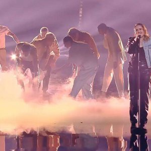 Ռոզա Լինը՝ իտալական X Factor-ի բեմում որպես հատուկ հյուր. տեսանյութ
