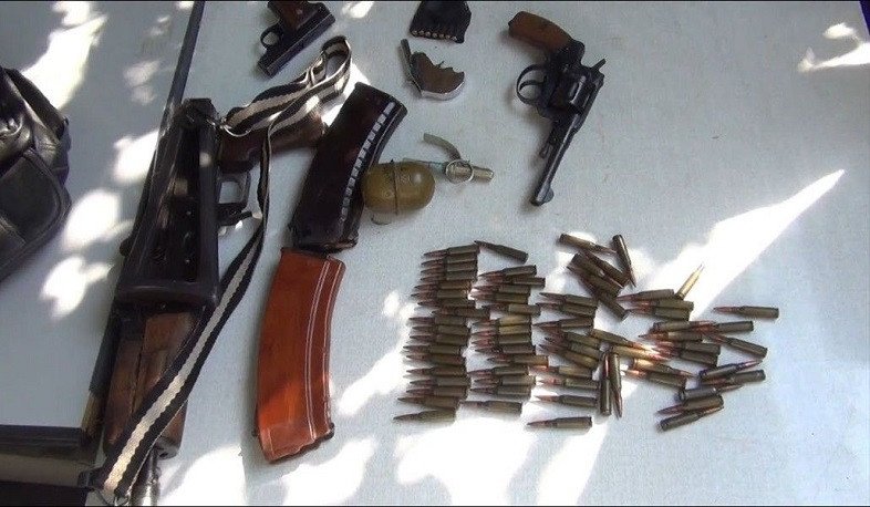 Երևանում քրեական ոստիկանության ծառայողները ապօրինի զենք-զինամթերք են հայտնաբերել. 7 անձ ձերբակալվել է