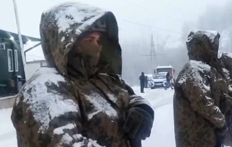 Ադրբեջանցի պսևդոակտիվիստները մեկնել են Բաքվում տաքանալու. նրանց տեղում զինվորներ են. Le Figaro-ի փոխտնօրեն