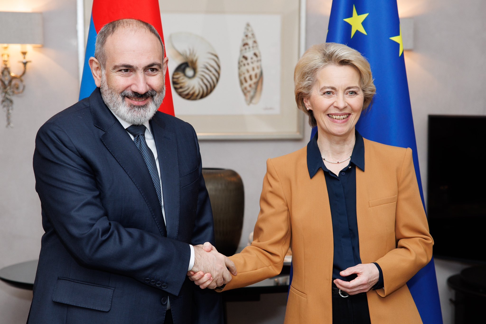 ԵՄ-ն Հայաստանի հավատարիմ գործընկերն է․ Եվրահանձնաժողովի նախագահը՝ Փաշինյանի հետ հանդիպմանը