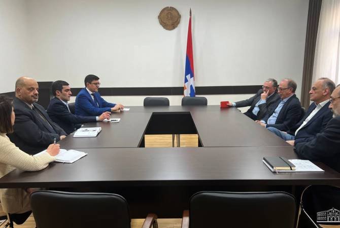 Արցախի ԱԳ նախարարի հանդիպել է Հայաստանի և Արցախի նախկին արտգործնախարարների հետ