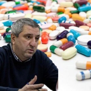 «Որոշ դեղեր դեղատներից վերացել են»՝ ահազանգում են պացիենտները. ներկրողներն էլ նշում են՝ պետք է ԵՄ-ում և ԵԱՏՄ-ում գրանցված դեղերի ներմուծման թույլտվությունը շտապ վերականգնել