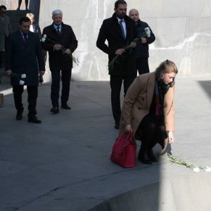 Լյուքսեմբուրգի պատգամավորների պալատի փոխխոսնակ Ջունա Բերնարդն այցելել է Հայոց ցեղասպանության հուշահամալիր