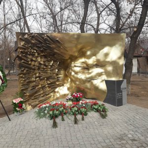 Մարտի 1-ի զոհերի հիշատակին նվիրված հուշարձանի բացման արարողությունը. ուղիղ