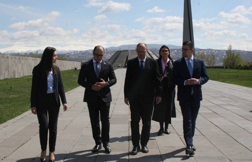 Խորվաթիայի խորհրդարանի Խորվաթիա-Հայաստան բարեկամական խմբի անդամներն այցելել են Հայոց ցեղասպանության հուշահամալիր