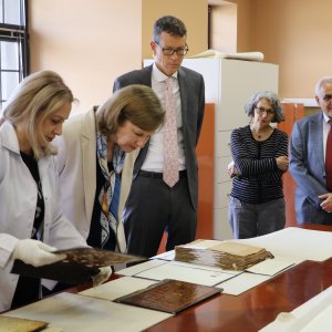 Դեսպան Քվինը Մատենադարանում է՝ Հայաստանի հնագույն ձեռագիր մատյանների թանգարան-ինստիտուտում