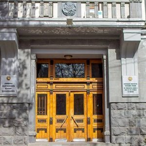 Գլխավոր դատախազությունը պահանջում է բժշկից բռնագանձել ապօրինի ծագում ունեցող 4 անշարժ գույք Երևան քաղաքում, 8 շարժական գույք և 386 մլն դրամ գումար