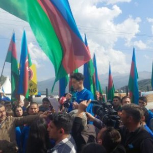 Հակարիի կամրջի վրա ապօրինի անցակետի հայտնվելուց հետո ադրբեջանցի «էկոակտիվիստները» դադարեցնում են  իրենց «բողոքի ակցիան» Լաչինի միջանցքում