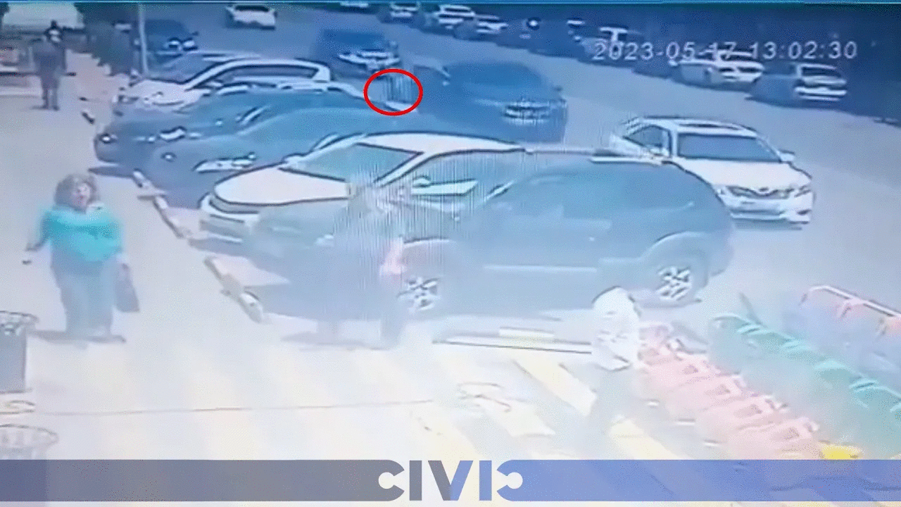 Ինչպես է Աշոտ Փաշինյանը դուրս նետվում իրեն առևանգողների մեքենայից, իսկ հետևից եկող սպիտակ մեքենան դիտավորյալ վարում նրա ուղղությամբ