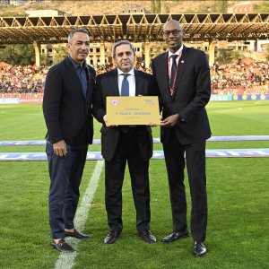 FIFA Forward ծրագրի հաղթողի մրցանակը հանձնվել է ՀՖՖ նախագահ Արմեն Մելիքբեկյանին
