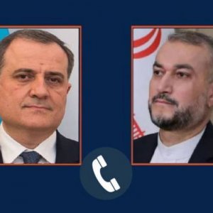Իրանի ու Ադրբեջանի ԱԳ նախարարները հեռախոսազրույցում քննարկել են Լաչինի միջանցքում ստեղծված իրավիճակը