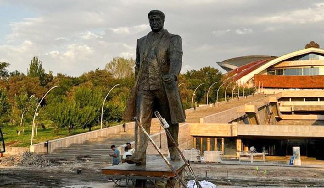 Կարեն Դեմիրճյանի արձանի տեղադրումը տարածքի վերաիմաստավորման և վերականգնման ծրագրի մեկ կարևոր քայլն է միայն. Ավինյան