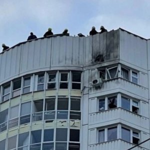 Մերձմոսկվայում 2 ԱԹՍ է խոցվել. կոտրվել են բարձրահարկ շենքի ապակիներ, վնասվել մեքենաներ