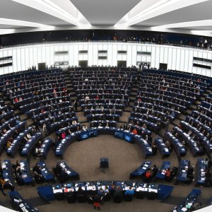 Եվրախորհրդարանը ԵՄ խորհրդին կոչ է արել քննարկել Ադրբեջանի դեմ պատժամիջոցների հարցը