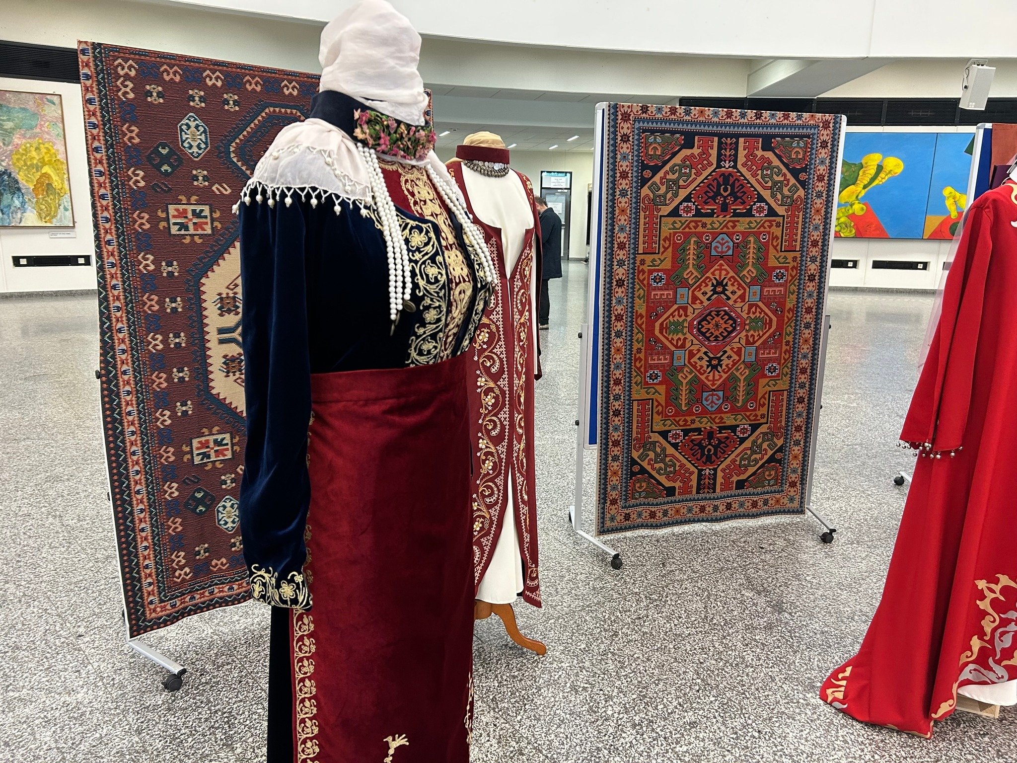 Վիեննայի ՄԱԿ-ի գրասենյակում բացվել է «Տերյան մշակութային կենտրոն»-ի՝ հայկական ավանդական տարազների և գորգերի մեկշաբաթյա ցուցադրությունը․ լուսանկարներ