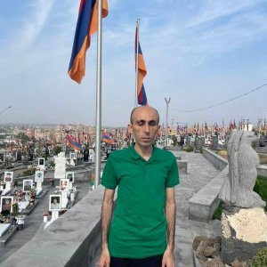 Ես արդեն Երևանում եմ, առաջինը եկա Եռաբլուր․ Արտակ Բեգլարյան