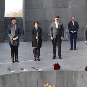 Նեպալի ԱԳ նախարարն այցելել է Հայոց ցեղասպանության հուշահամալիր