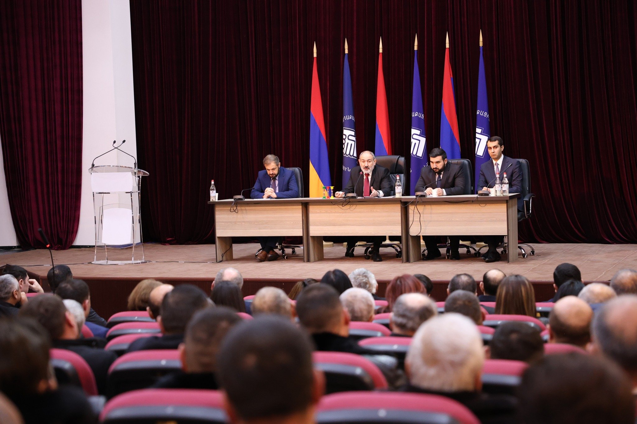 Ադրբեջանը բարձրացնում է 4 գյուղի հարցեր, Հայաստանն էլ բարձրացնում է 32 գյուղի հարցեր. Նիկոլ Փաշինյան