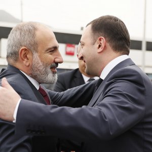 Հույս ունենք` Երևանը և Բաքուն շուտով կստորագրեն խաղաղության պայմանագիրը. Ղարիբաշվիլի