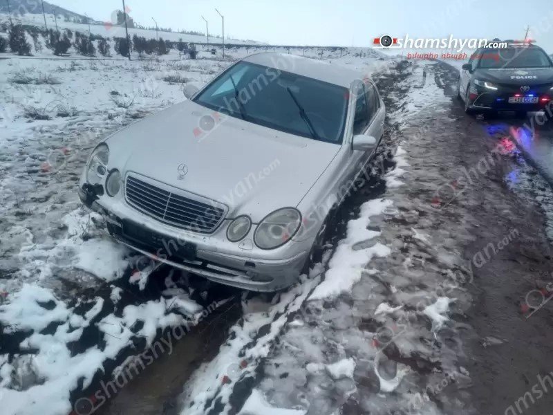 Արագածոտնի մարզում 30-ամյա վարորդը Mercedes-ով բախվել է հողաթմբերին, հայտնվել դաշտում. կա վիրավոր