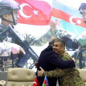 Ադրբեջանի պաշտպանության նախարարը մեկնել է Թուրքիա