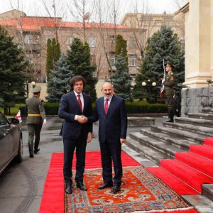 Փաշինյանը դիմավորել է պաշտոնական այցով Հայաստան ժամանած Վրաստանի վարչապետին