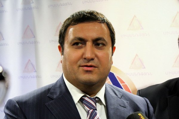 Հայաստանում 5-րդ շարասյան ստվերային համակարգողներից է նաև «վրաց» մականունով Արման Վարդանյանը