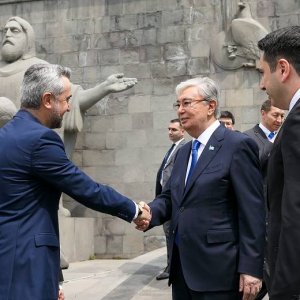 Ղազախստանի նախագահը Մատենդարանին է նվիրել Ալմա-Աթիում ծնված էդուարդ Ղազարյանի քանդակներից մեկը