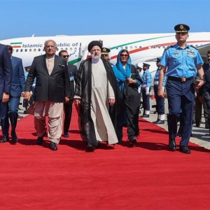 Իրանի նախագահը մեկնել է Պակիստան