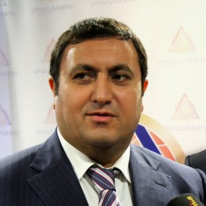 Հայաստանում 5-րդ շարասյան ստվերային համակարգողներից է նաև «վրաց» մականունով Արման Վարդանյանը