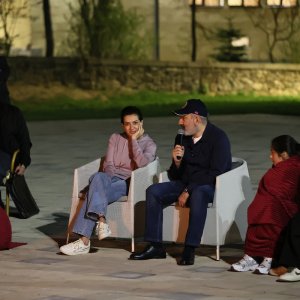 Նիկոլ Փաշինյանը տիկնոջ հետ հանդիպել է «ՀՀ վարչապետի գավաթ» սեղանի թենիսի մրցաշարի եզրափակիչ փուլի մասնակիցներին