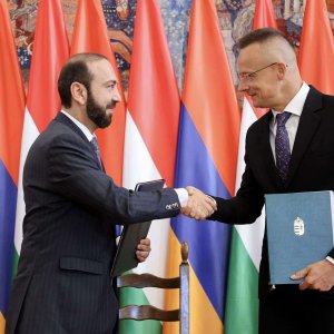 Միրզոյանը և Սիյարտոն տնտեսական համագործակցության համաձայնագիր են ստորագրել